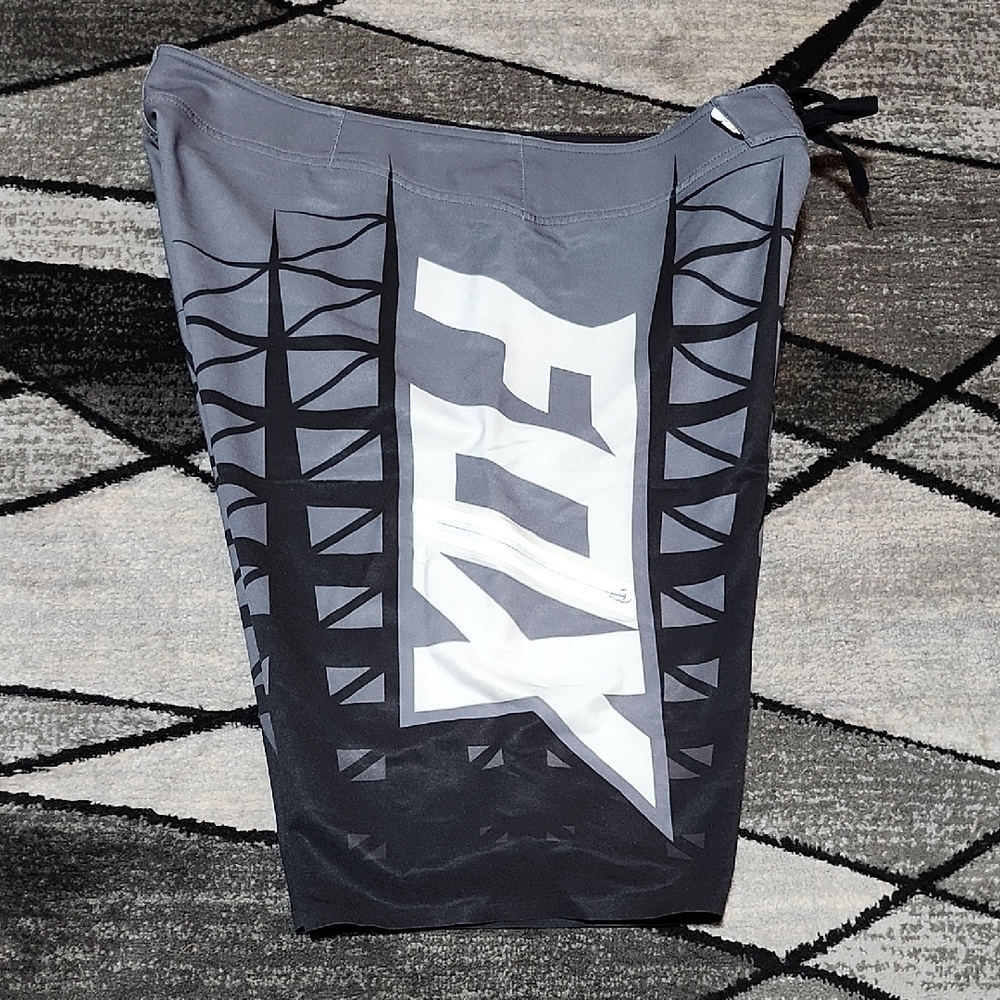 FOX RACING LOGO POCKET BLACK & GRAY EVERYDAY BOARD SHORTS SIZE 36